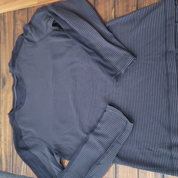 Lululemon velocity long sleeve - Picture 3 of 7